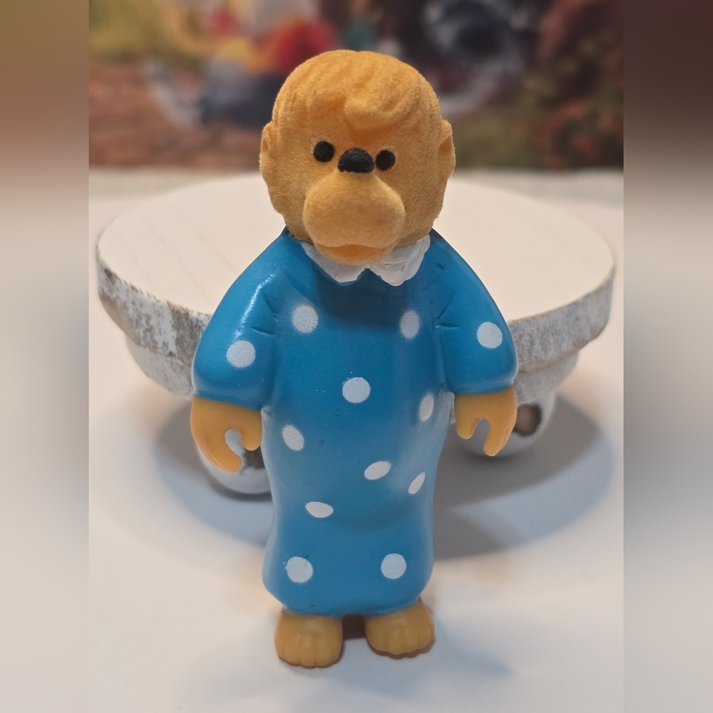 VINTAGE 1986 Berenstain Bears Mama Bear Plastic Figure Toy [ Read Details ]